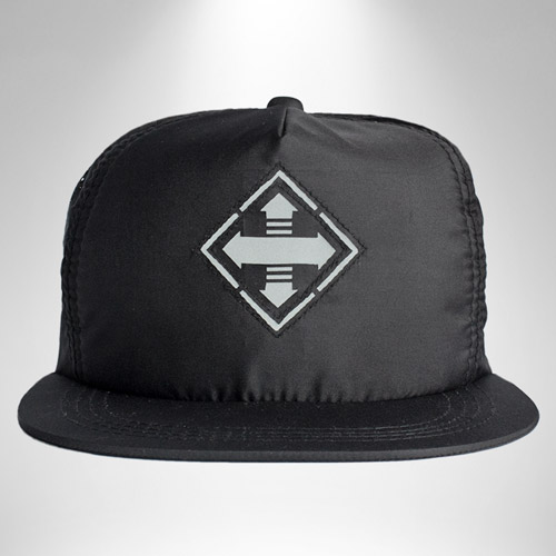 gorra DKY RELOGO